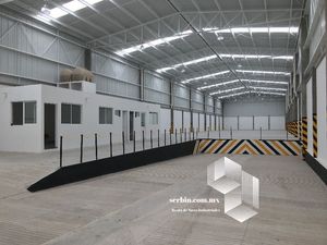 Renta de Bodega en Puebla, 1,500 m² enfrente de planta VW, cuanta con andenes, oficinas y transform.