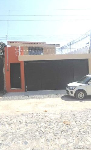 Casa en venta en Violetas, Santa Ana Tepetitlán, Zapopan, Zapopan, Jal.,  45230. Miramar, Menudería Y Tacos 