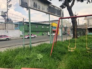 AMPLIO TERRENO EN ESQUINA CON BUENOS USOS DE SUELO HABITACIONAL MIXTO