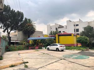 AMPLIO TERRENO EN ESQUINA CON BUENOS USOS DE SUELO HABITACIONAL MIXTO