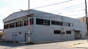 Oficinas con bodega a un costado de la Autopista México Puebla.