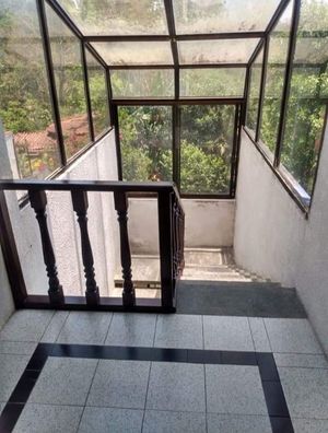 Excelente casa Fracc.Animas,Xalapa, en privada  con desnivel y un jardín de 300mt.