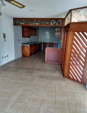 Excelente casa Fracc.Animas,Xalapa, en privada  con desnivel y un jardín de 300mt.