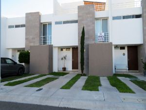 Casa En Renta En Zakia El Marques Queretaro