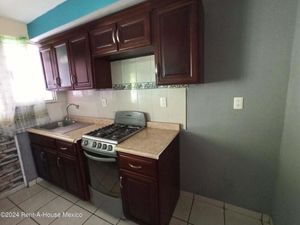 Casa en Renta en San Martin Cuautlalpan Chalco