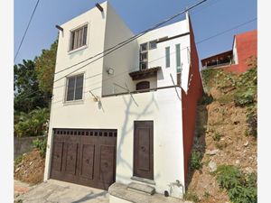 Casa en Venta en Lomas de Tzompantle Cuernavaca