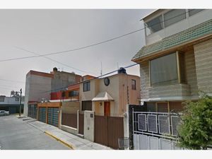 Casa en Venta en Jardines de San Mateo Naucalpan de Juárez