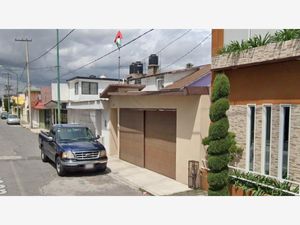 Casa en Venta en Club Jardin Toluca