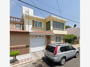 Casa en Venta en Valle de Santa Mónica Tlalnepantla de Baz