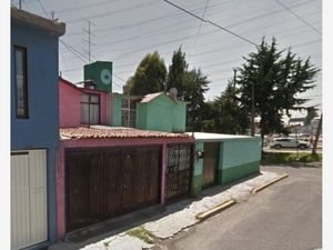 Casa en Venta en Nueva Santa Maria de las Rosas Toluca