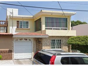 Casa en Venta en Valle de Santa Mónica Tlalnepantla de Baz