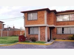 Casa en Venta en Santa Cruz Metepec