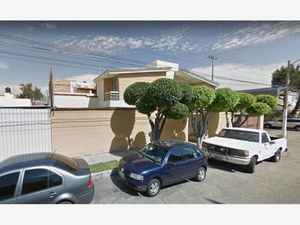 Casa en Venta en La Calma Zapopan