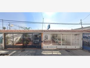 Casa en Venta en Quinta Velarde Guadalajara