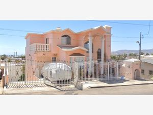 Casa en Venta en Valle Dorado Ensenada