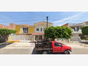 Casa en Venta en Jardines de Santa Isabel Guadalajara