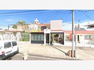 Casa en Venta en Las Aguilas Zapopan