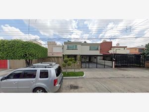 Casa en Venta en Bosques de La Victoria Guadalajara