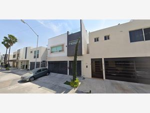 Casa en Venta en Cumbres Elite Monterrey