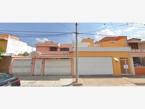 Casa en venta en Jardines de Tehuacan, 75769 Tehuacán, Pue., México.  Colegio Los Ángeles, Clinica IMA, Iglesia del Carmen