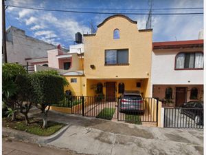 Casa en Venta en Pinar de La Calma Zapopan