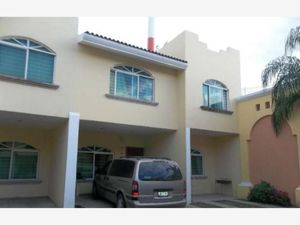 Casa en Venta en Jardines Del Valle Zapopan