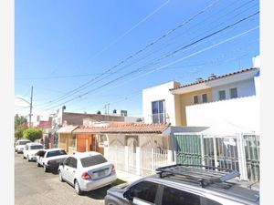 Casa en Venta en Los Arrayanes Guadalajara