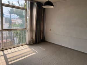 Casa en Venta en Lomas de Chapultepec para remodelar o demoler