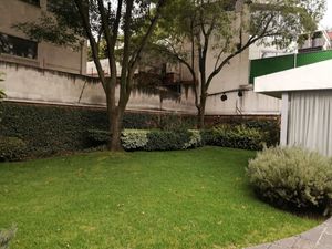 Casa en Venta en Lomas de Chapultepec  con uso de suelo comercial