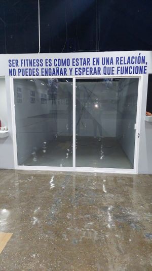 RENTA LOCAL EN PLAZA EXCELENTE PARA GYM