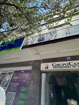 De vende edificio en el centro  uso mixto para remodelar