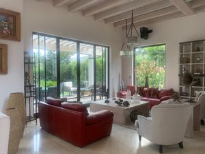 VENTA HERMOSA RESIDENCIA EN CERRADA DEL CARMEN