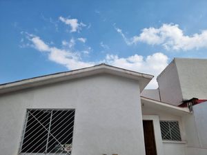 VENTA DE CASA EN DESNIVELES, COLONIA LAS ARBOLEDAS, ATIZAPÁN DE ZARAGOZA