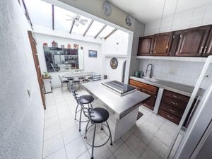 Casa en venta con uso de suelo mixto