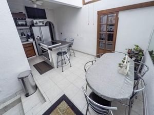 Casa en venta con uso de suelo mixto