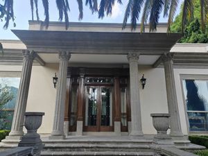 Hemosa casa Venta en Bosques de las Lomas.