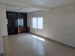 UBICADISIMO Y EXCELENTE OFICINA Y/O CONSULTORIO EN RENTA EN LINDAVISTA