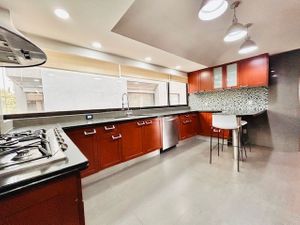 DEPARTAMENTO RENOVADO EN VENTA EN BOSQUES DE LAS LOMAS