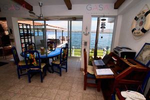 Casa en Venta en lago de Tequesquitengo en Morelos