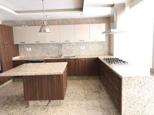 SUPER OPORTUNIDAD Espectacular Casa en Renta en Lomas Country sin amueblar