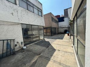 SE VENDE TERRENO PARA REMODELAR O CONSTRUIR DEPARTAMENTOS EN LA BENITO JUAREZ