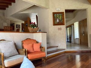 SE VENDE CASA EN QUERETARO JURICA IMPECABLE AMPLIA !