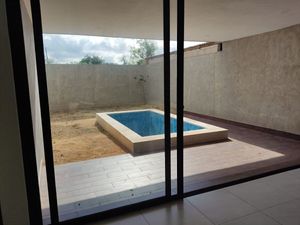 Residencia en Venta en Privada Varena en Tixcuytun Yucatan