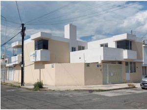 Casa en Venta en Jardines de San Manuel Puebla