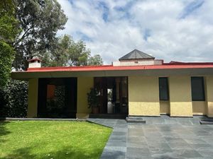 CASA EN VENTA EN BOSQUE DE LAS LOMAS