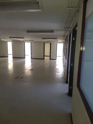 OFICINAS EN RENTA SEMIACONDICIONADA EN COLONIA DEL VALLE PISO 8 Y 9