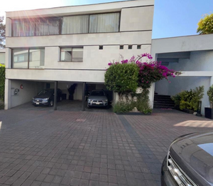 CASA EN VENTA EN BOSQUES DE LAS LOMAS