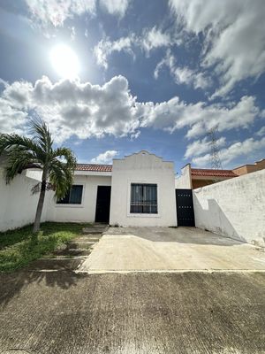 Casa amueblada en renta cerca de Av. principal.