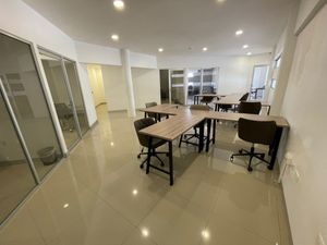 Corporativo de oficinas equipadas y amuebladas en renta