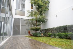 Venta casa para inversión en Bosques de Santa Anita